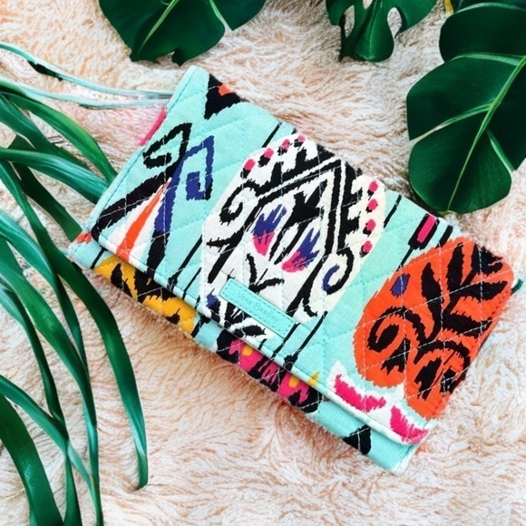 GUC Vera Bradley All in One/ Three in One Trifold Wristlet Pueblo Teal P… - Picture 1 of 11